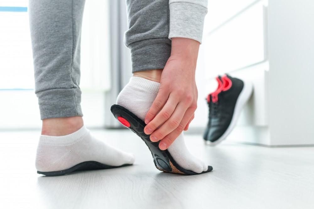 Professional custom orthotics and foot care in Courtice at Active Recovery Clinic