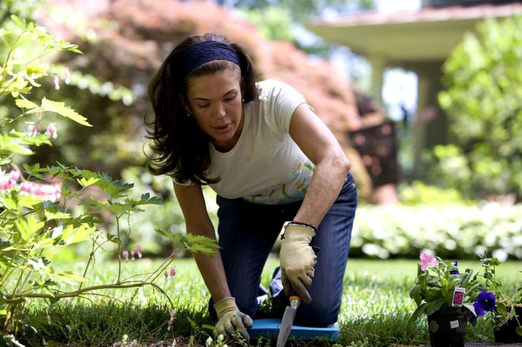 gardening shoulder pain physiotherapy Courtice Pickering — Active Recovery Clinic Durham Region Understanding Gardening and Shoulder Pain in Courtice