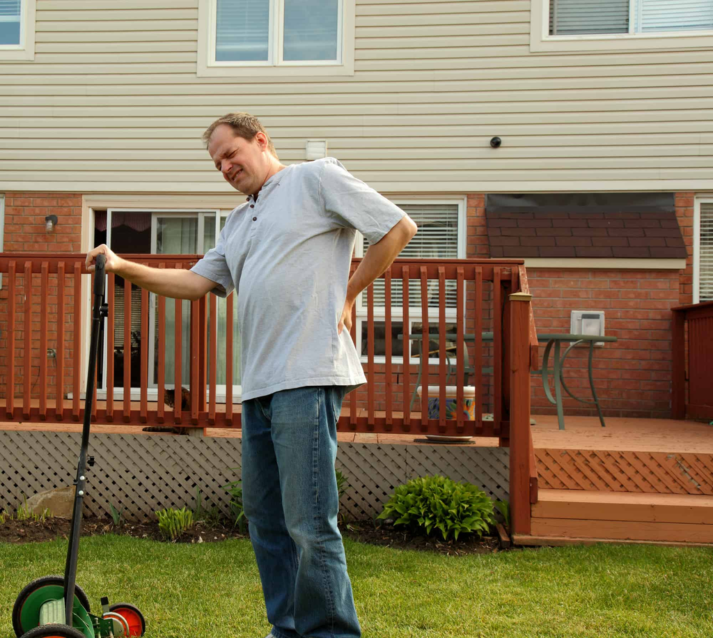 Leaf Raking & Fall Cleanup: How Bending and Lifting Can Trigger Back Pain